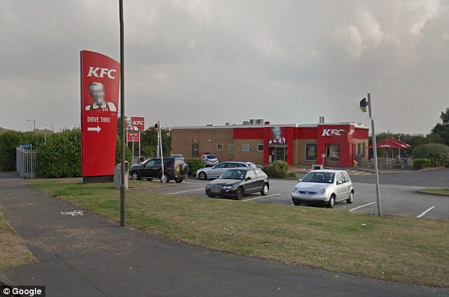 Muslim KFC Employee Screams, Threatens Customer Who Wants Bacon