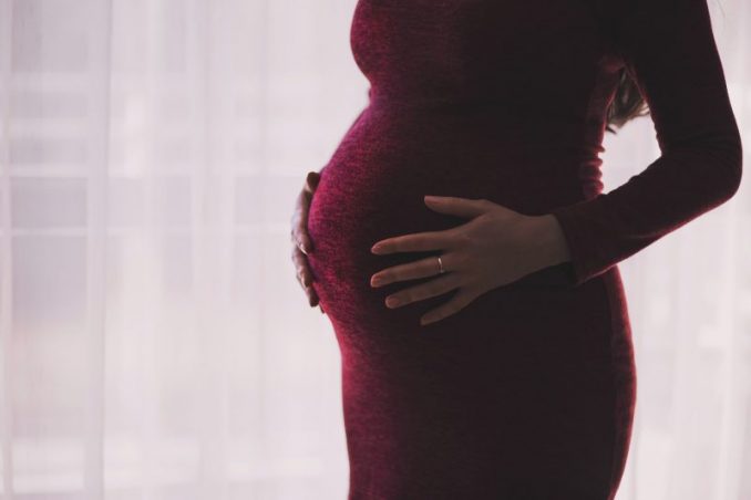 New Law Gives Pregnant Women The Right To Cut In Line At The Grocery Store