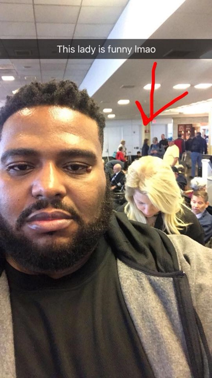 Emmit Walker Responds To Racist Lady Behind Him At Airport, Gets Round Of Applause
