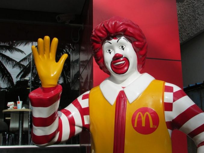 McDonald's Melee: Voluptuous Woman Tosses Skinny Guy Around