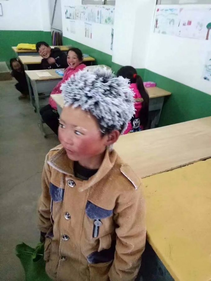 Wang Fuman Arrives At School With Frozen Head, Teacher Looks Closer